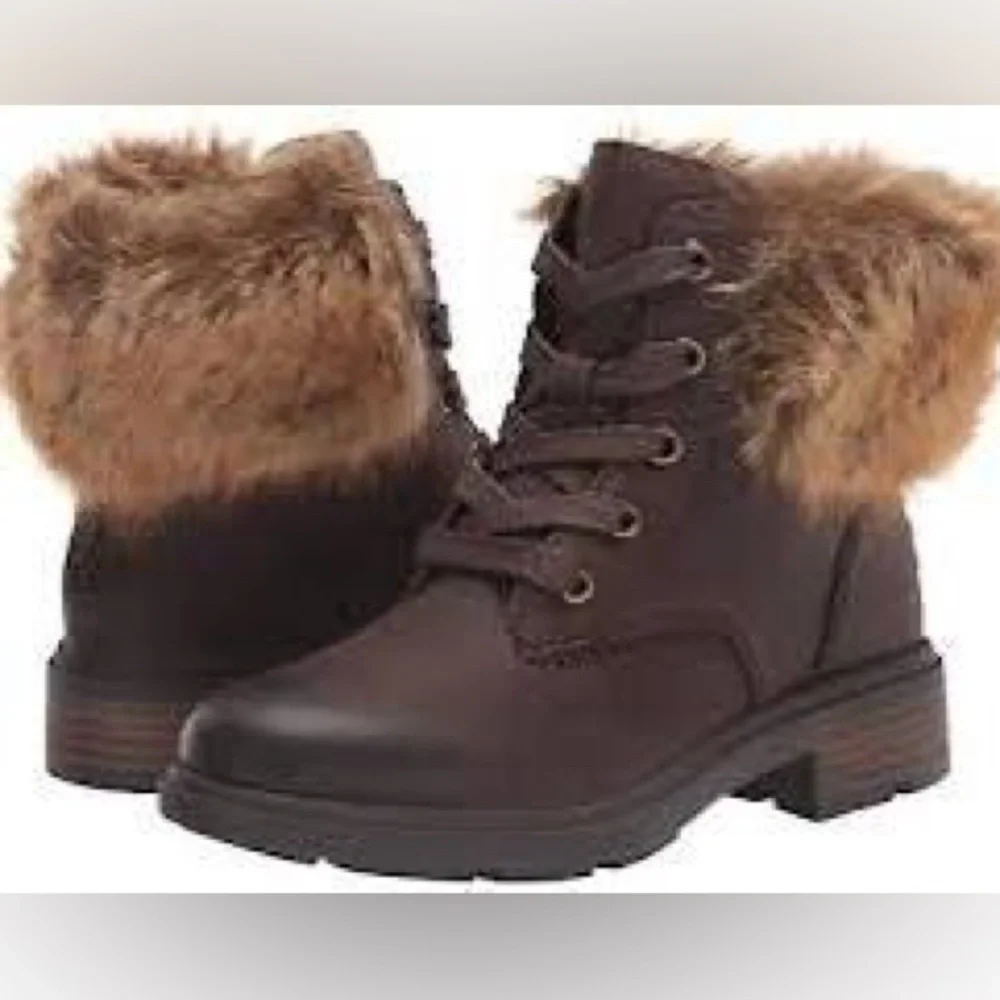 UGG Harrison Lace Up Ankles Boots in “Stout” Brown Leather with Faux Fur Collar.